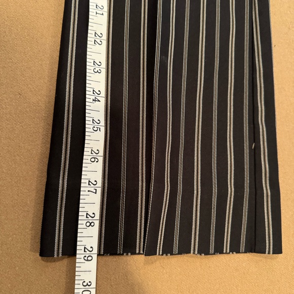 Laundry by Shelli Segal Low Rise Striped Pants- size 0 - Picture 12 of 12